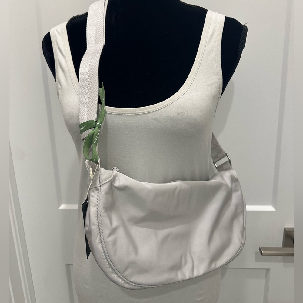 Vera Bradley Springbrook Sling Crossbody NWT ❤️‍🔥FIRM PRICE❤️‍🔥